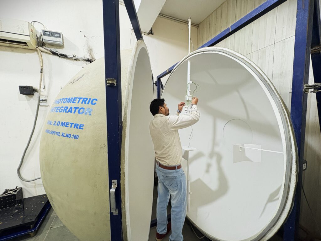 Goniophotometer Dark Room